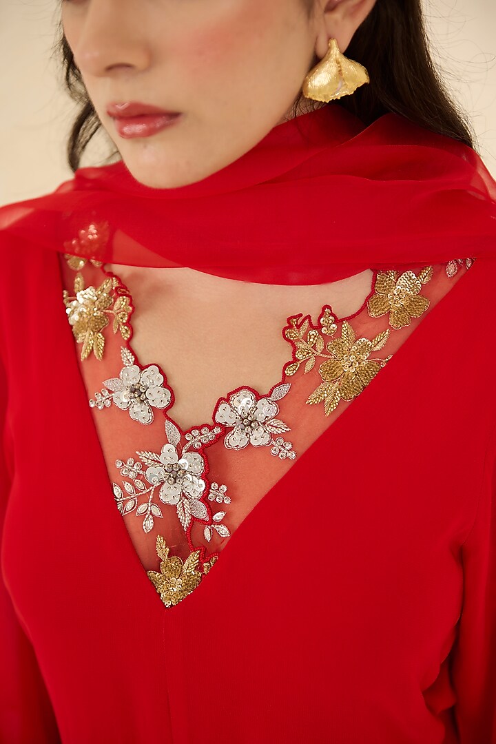 Red Georgette Hand Embroidered Straight Kurta Set by Radha Sharma at Pernia's Pop Up Shop
