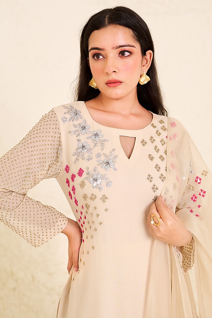 Beige Georgette Hand Embroidered Straight Kurta Set by Radha Sharma at Pernia's Pop Up Shop