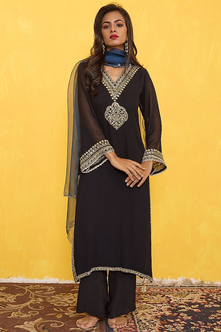 Black Georgette Pearl Handwork Kurta Set by Radha Sharma