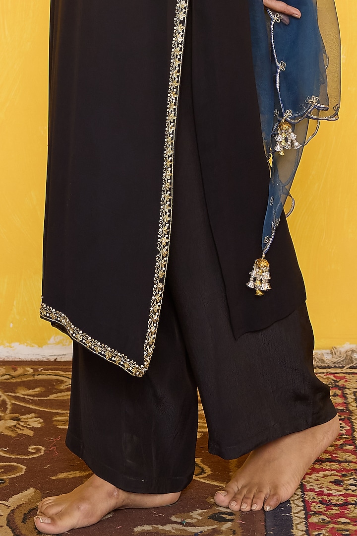 Black Georgette Pearl Handwork Kurta Set by Radha Sharma at Pernia's Pop Up Shop