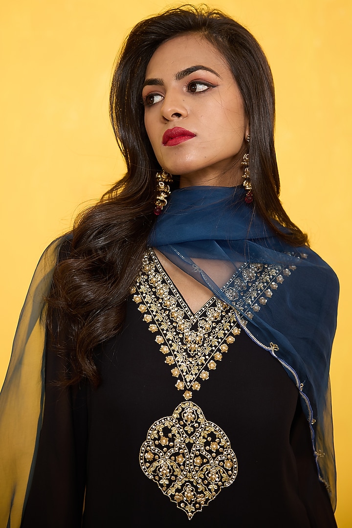 Black Georgette Pearl Handwork Kurta Set by Radha Sharma at Pernia's Pop Up Shop