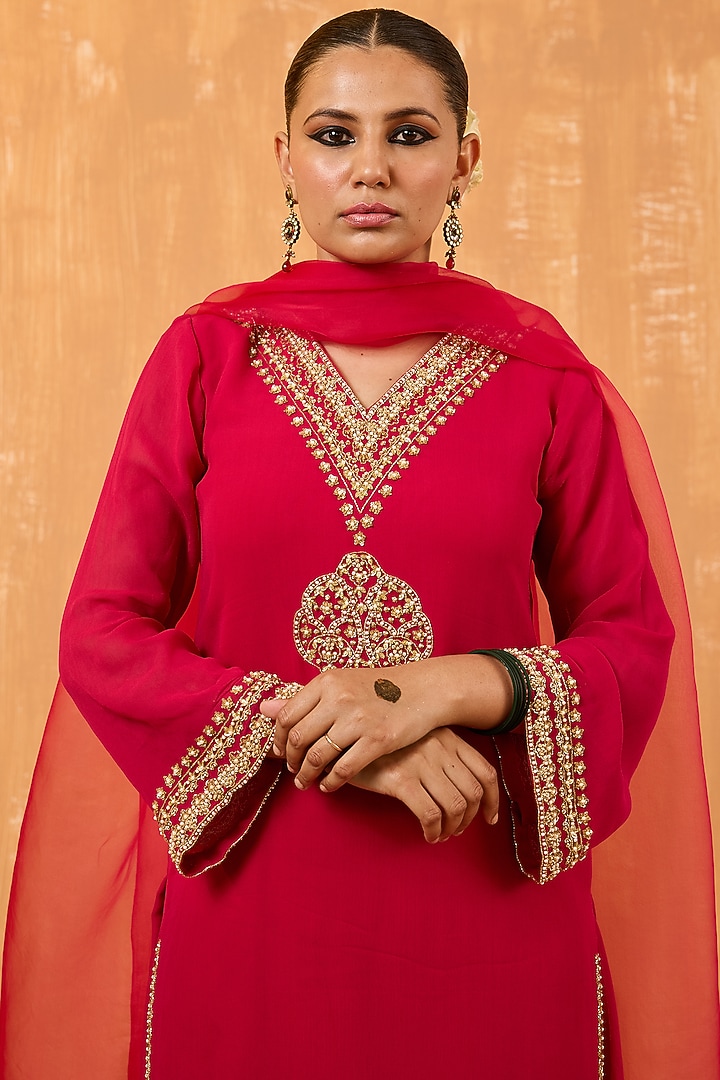Fuchsia Pink Georgette Pearl Handwork Kurta Set by Radha Sharma at Pernia's Pop Up Shop