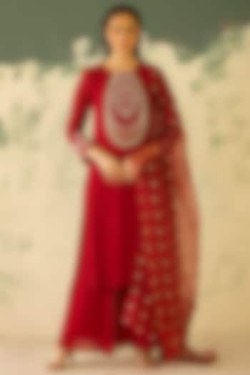 Crimson Red Georgette Hand Embroidered Kurta Set by Radha Sharma at Pernia's Pop Up Shop