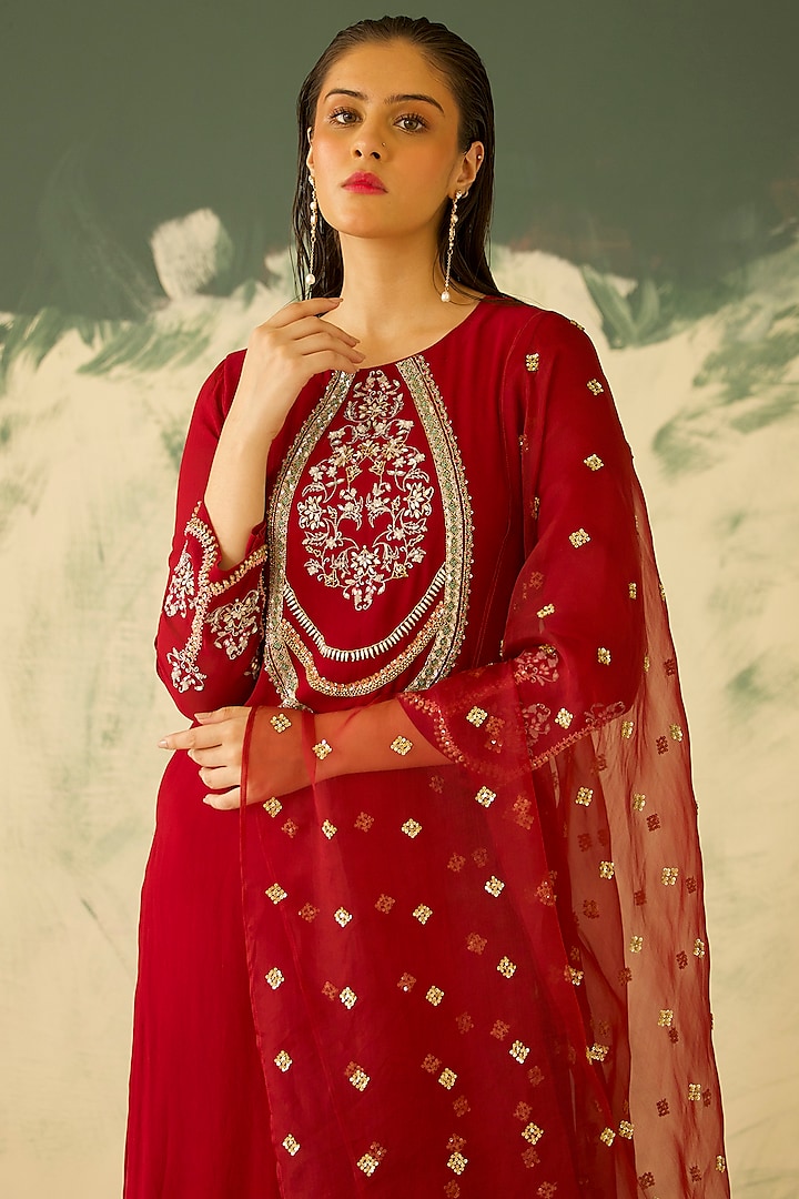 Crimson Red Georgette Hand Embroidered Kurta Set by Radha Sharma at Pernia's Pop Up Shop