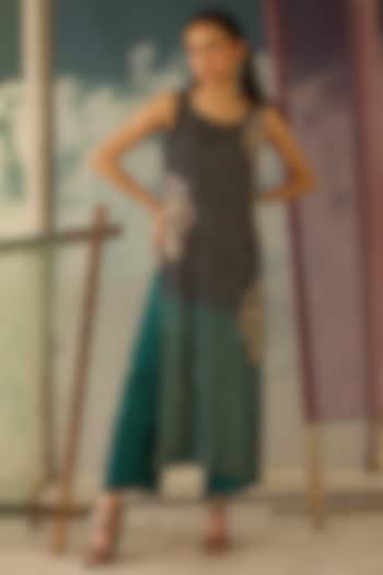 Blue & Green Ombre Georgette Hand Embroidered Kurta Set by Radha Sharma at Pernia's Pop Up Shop