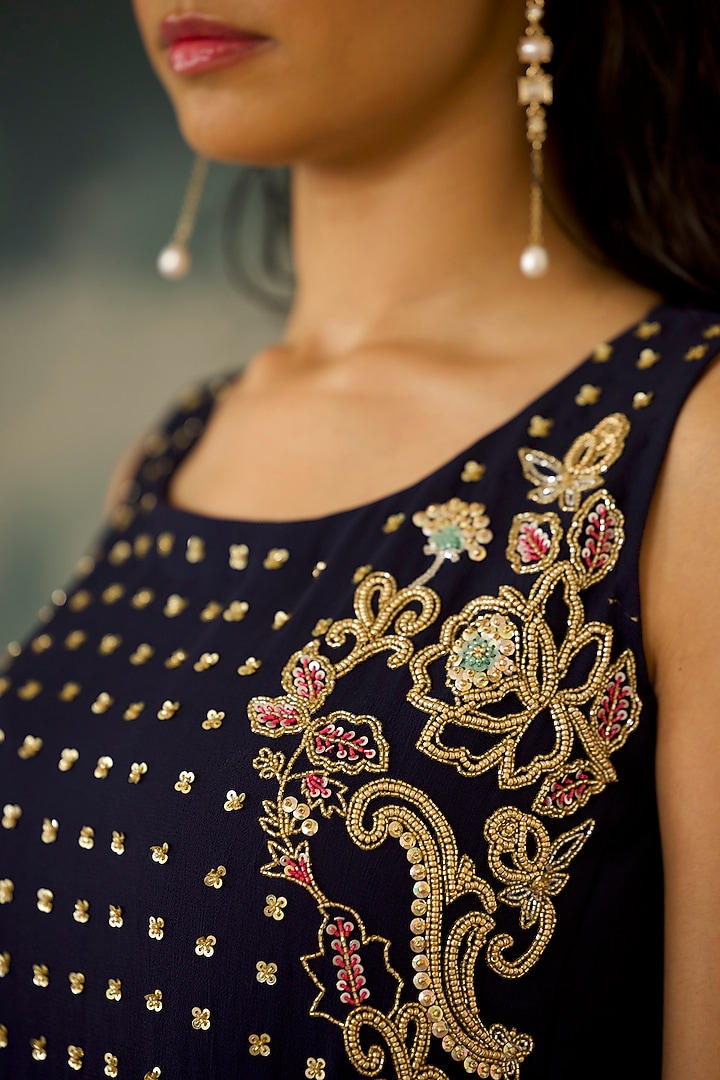 Blue & Green Ombre Georgette Hand Embroidered Kurta Set by Radha Sharma at Pernia's Pop Up Shop