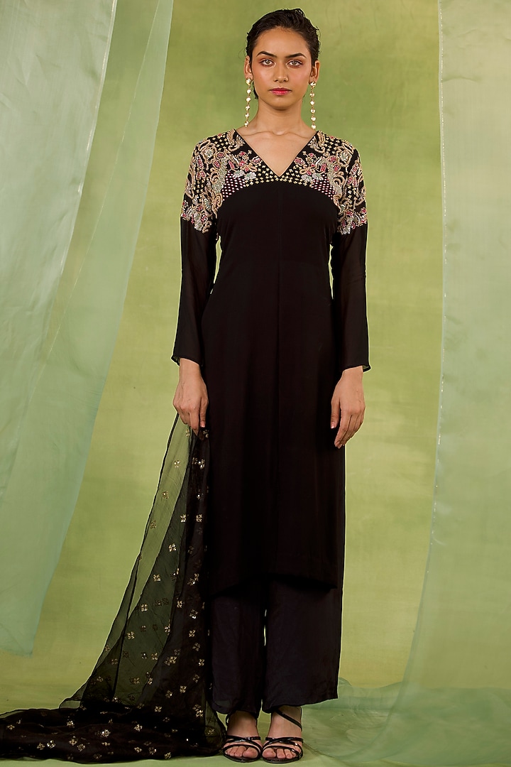 Black Georgette Hand Embroidered Kurta Set by Radha Sharma at Pernia's Pop Up Shop