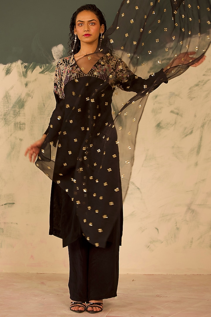 Black Georgette Hand Embroidered Kurta Set by Radha Sharma at Pernia's Pop Up Shop