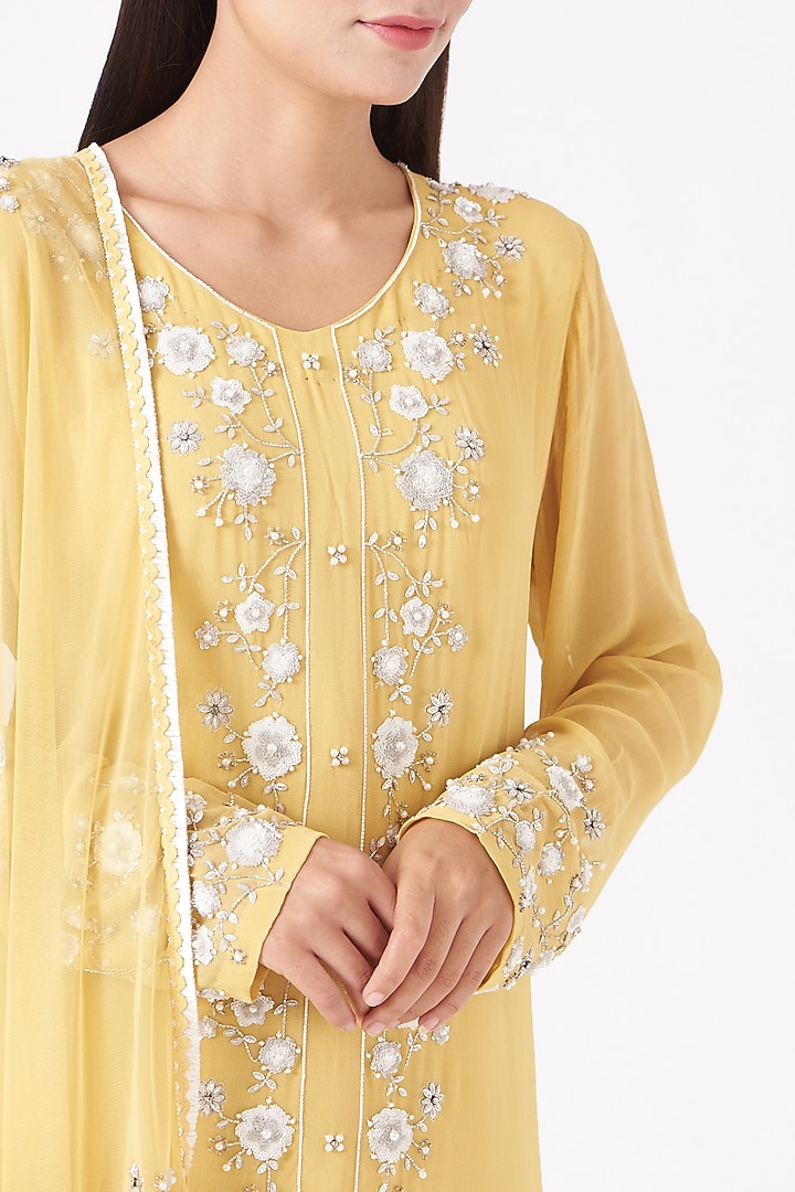 Yellow Hand Embroidered Straight Kurta Set by Radha Sharma at Pernia's Pop Up Shop
