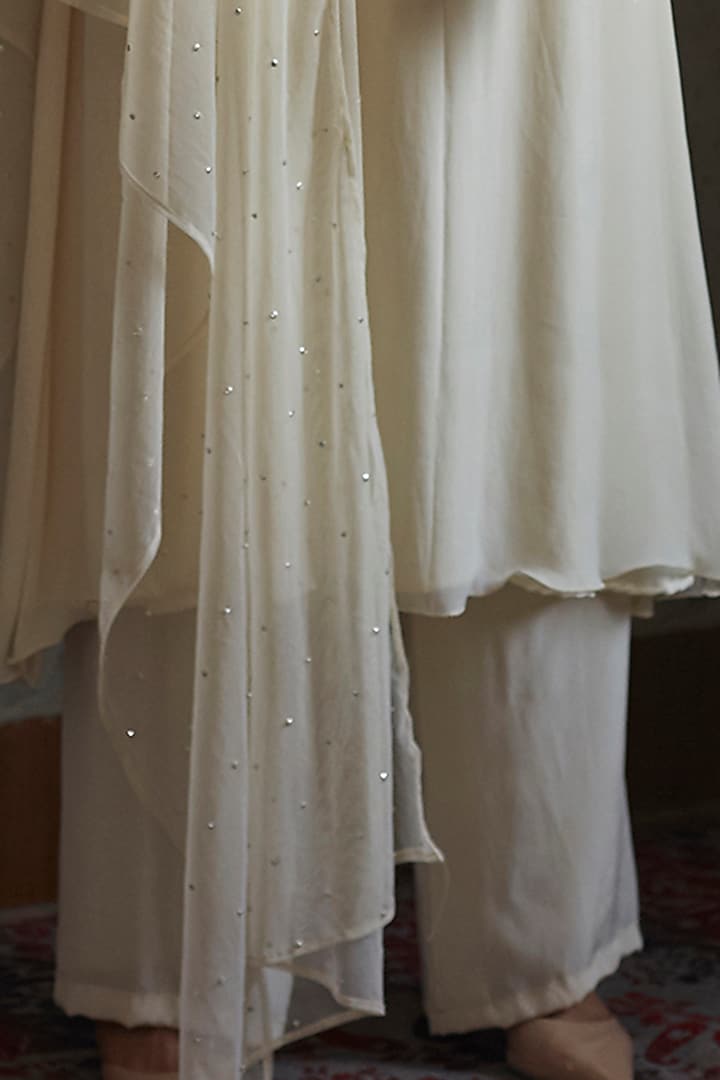 Ivory Aari Hand Embroidered A-Line Kurta Set by Radha Sharma at Pernia's Pop Up Shop
