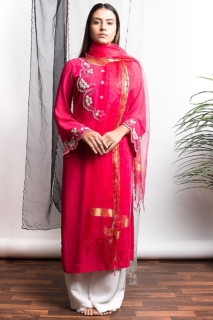 Festive Pink Aari Embroidered Straight Kurta Set by Radha Sharma at Pernia's Pop Up Shop