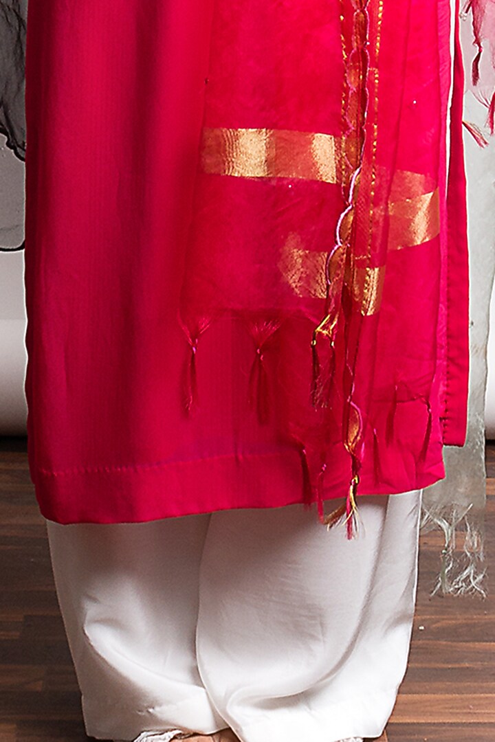 Festive Pink Aari Embroidered Straight Kurta Set by Radha Sharma at Pernia's Pop Up Shop