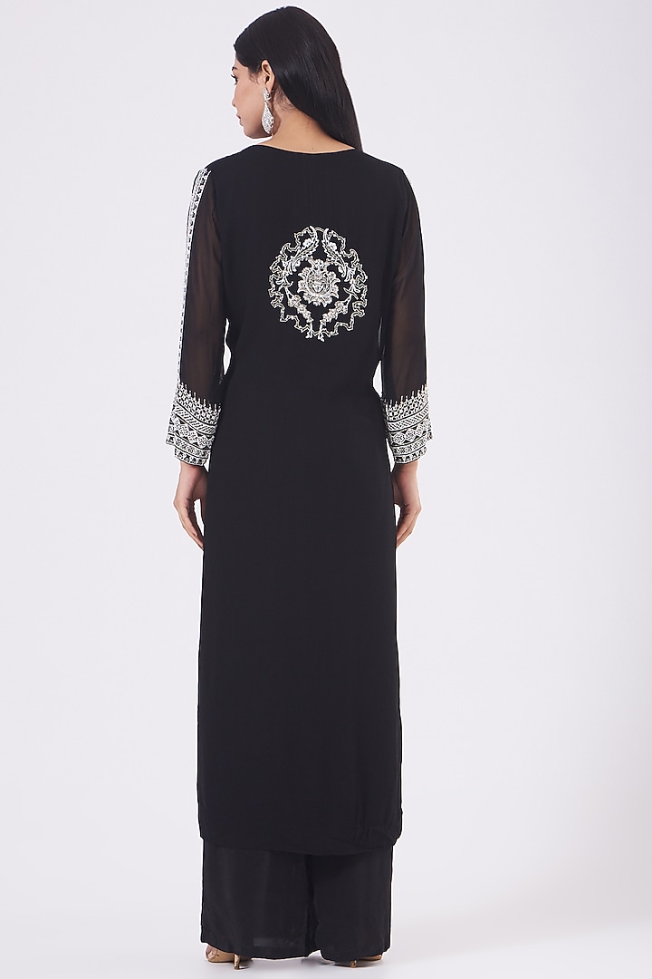 Black Hand Embroidered Kurta Set by Radha Sharma at Pernia's Pop Up Shop