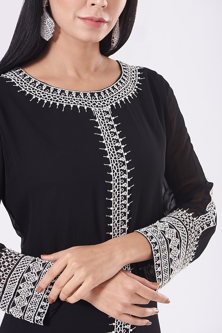 Black Hand Embroidered Kurta Set by Radha Sharma at Pernia's Pop Up Shop