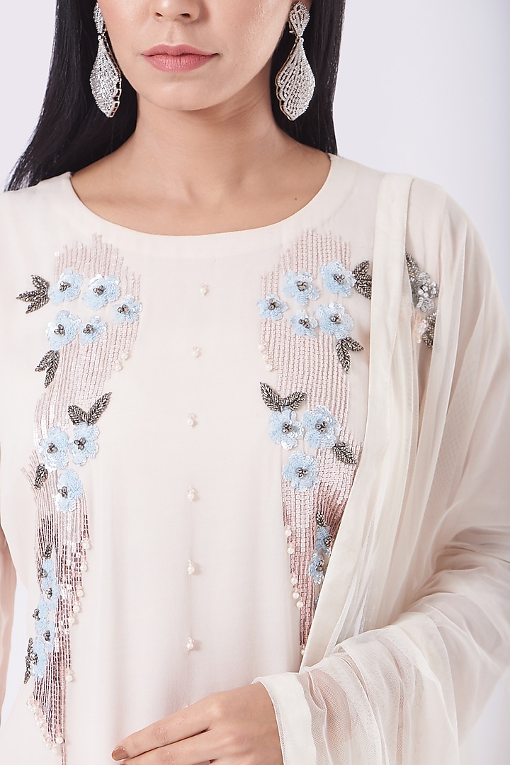Blush Pink Hand Embroidered Kurta Set by Radha Sharma at Pernia's Pop Up Shop
