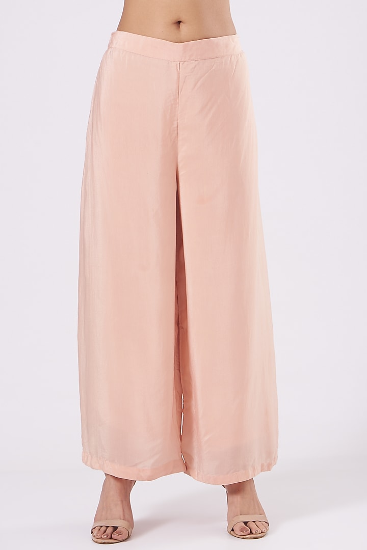 Light Peach Hand Embroidered Kurta Set by Radha Sharma at Pernia's Pop Up Shop