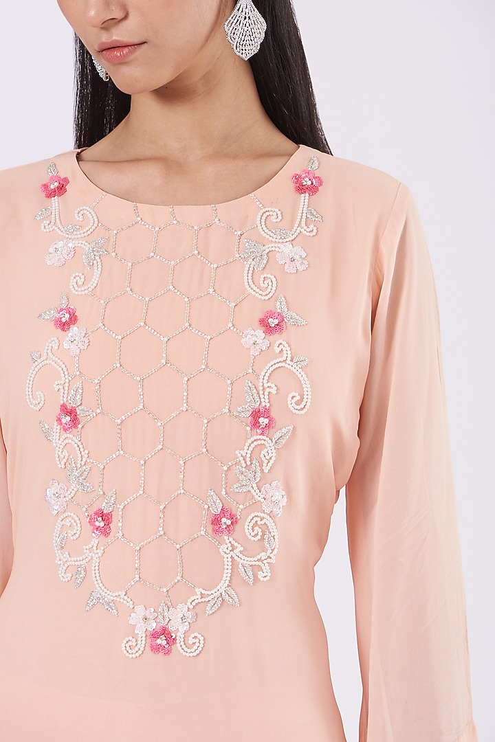 Salmon Peach Hand Embroidered Kurta Set by Radha Sharma at Pernia's Pop Up Shop