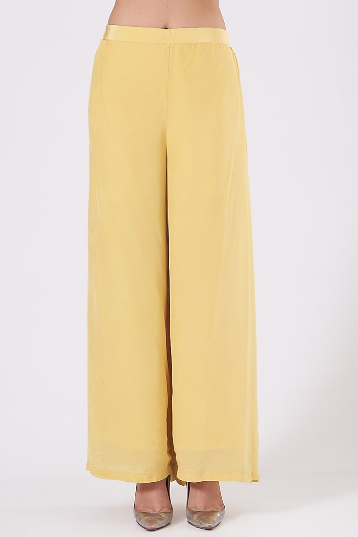 Sunshine Yellow Hand Embroidered Kurta Set by Radha Sharma at Pernia's Pop Up Shop