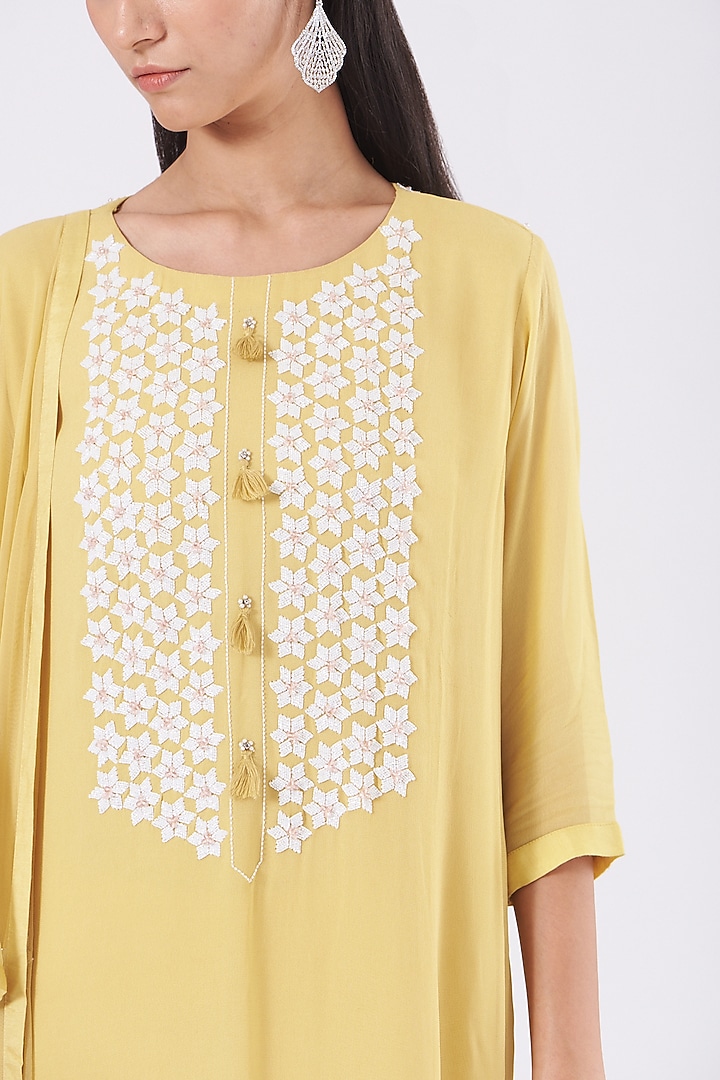 Yellow Hand Embroidered Kurta Set by Radha Sharma at Pernia's Pop Up Shop