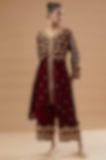 Wine Velvet Embroidered Kurta Set by Rahul Singh at Pernia's Pop Up Shop