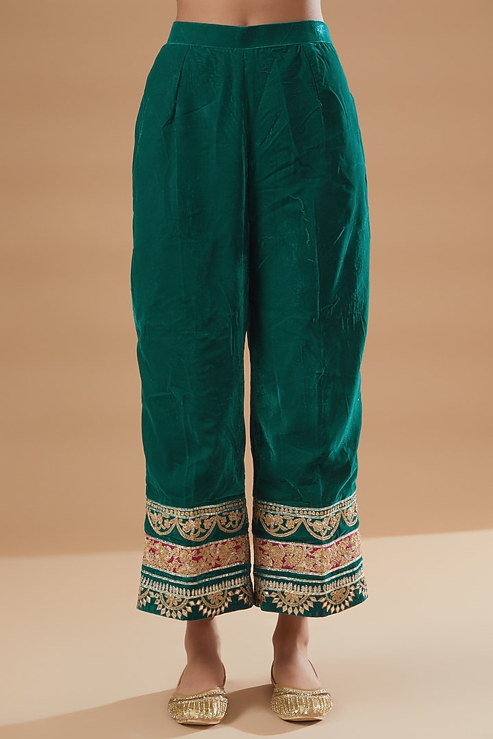 Green Velvet Embroidered Kurta Set by Rahul Singh at Pernia's Pop Up Shop