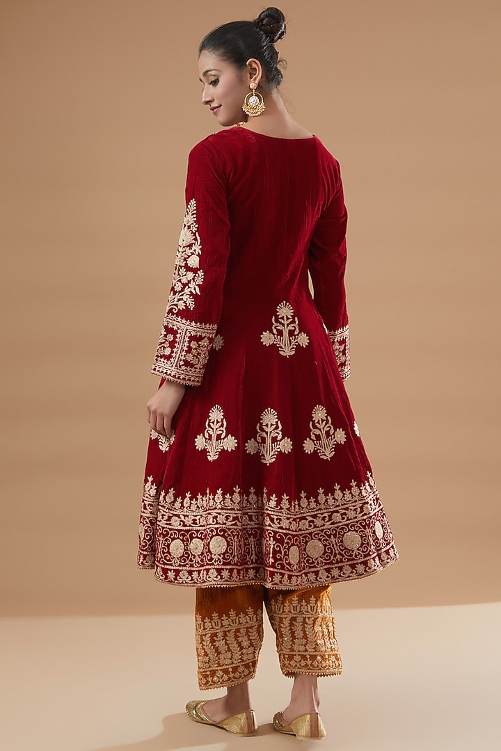 Red Velvet Embroidered Kurta Set by Rahul Singh at Pernia's Pop Up Shop