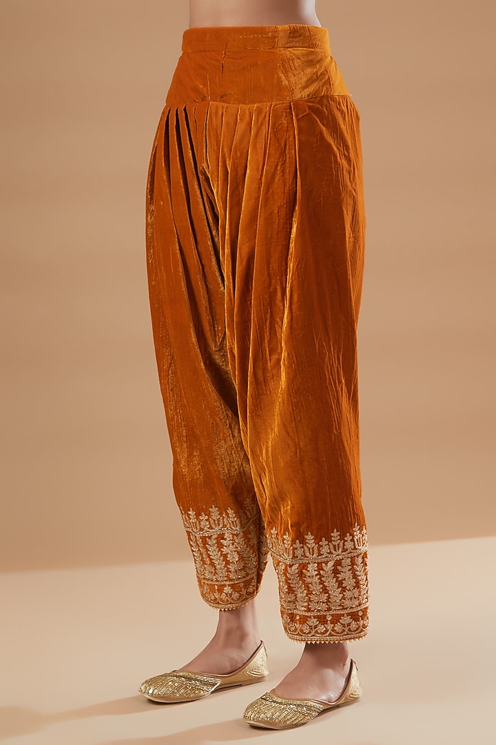 Red Velvet Embroidered Kurta Set by Rahul Singh at Pernia's Pop Up Shop