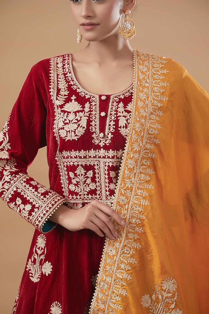 Red Velvet Embroidered Kurta Set by Rahul Singh at Pernia's Pop Up Shop