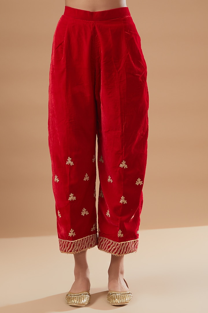 Brown Velvet Embroidered Kurta Set by Rahul Singh at Pernia's Pop Up Shop