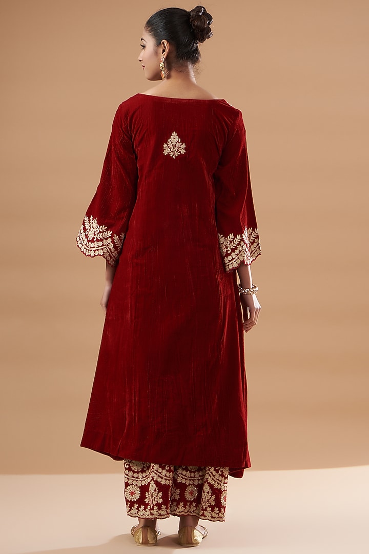 Red Velvet Embroidered Kurta Set by Rahul Singh at Pernia's Pop Up Shop