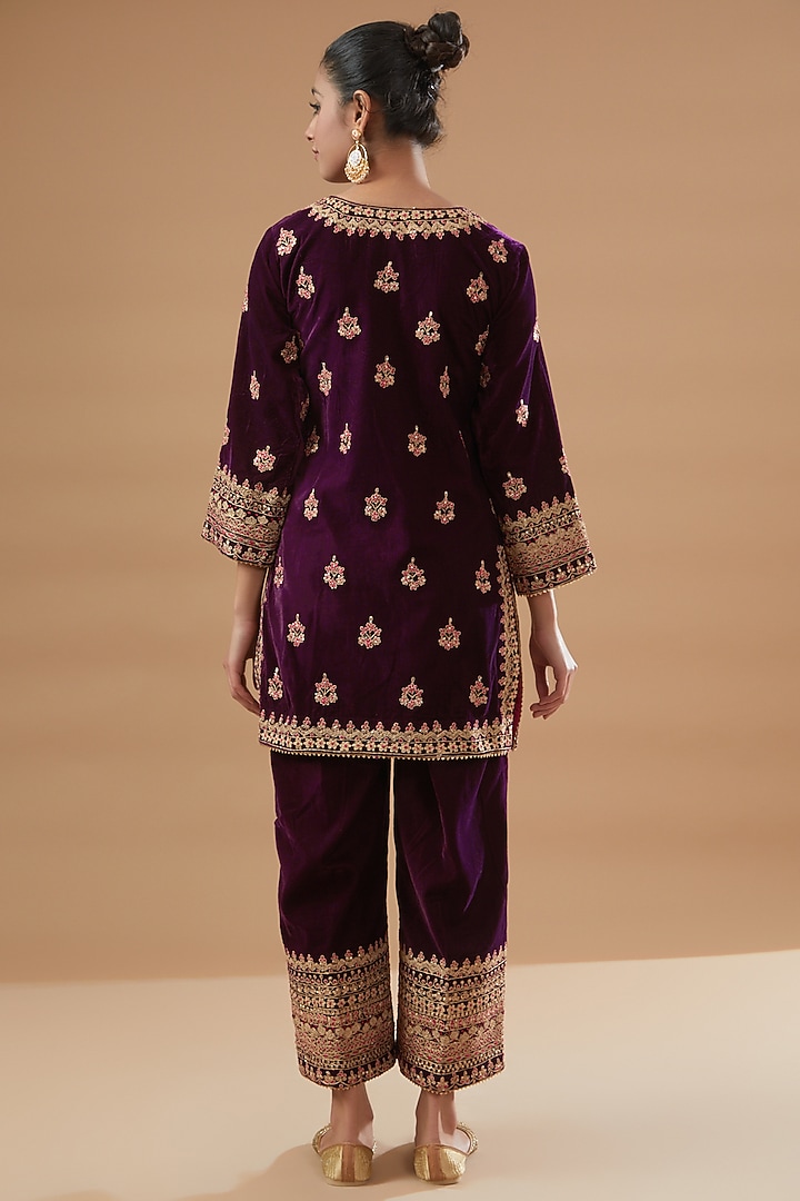 Wine Velvet Embroidered Kurta Set by Rahul Singh at Pernia's Pop Up Shop