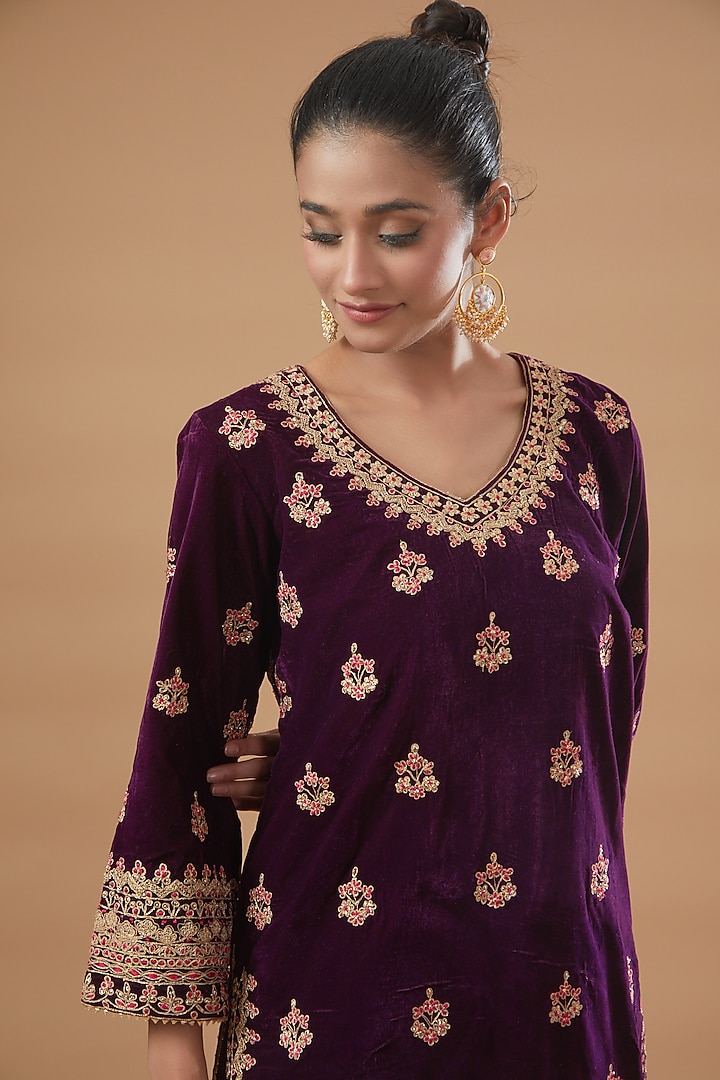 Wine Velvet Embroidered Kurta Set by Rahul Singh at Pernia's Pop Up Shop