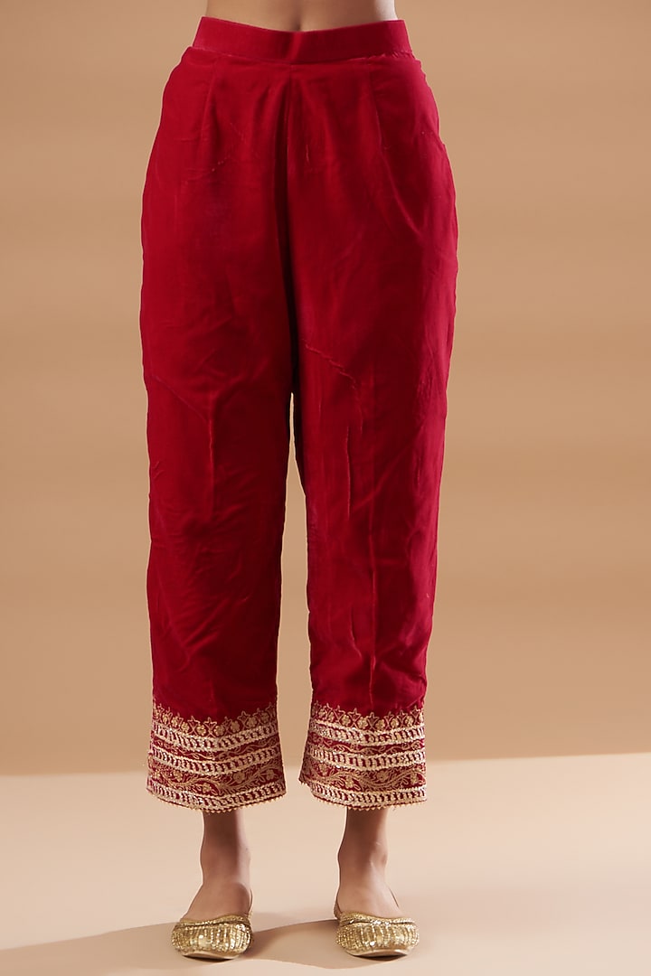 Green Velvet Embroidered Kurta Set by Rahul Singh at Pernia's Pop Up Shop
