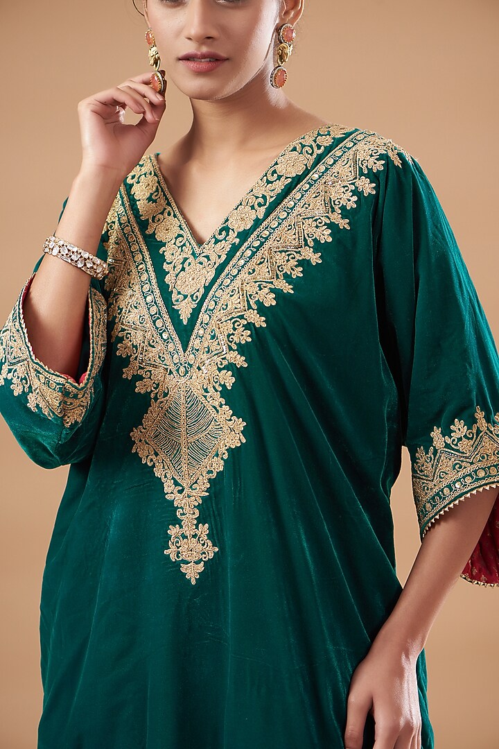 Green Velvet Embroidered Kurta Set by Rahul Singh at Pernia's Pop Up Shop