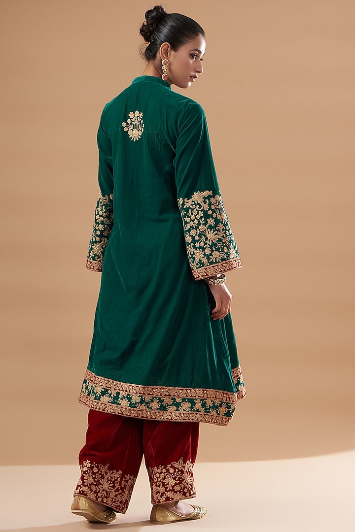 Green Velvet Embroidered Kurta Set by Rahul Singh at Pernia's Pop Up Shop