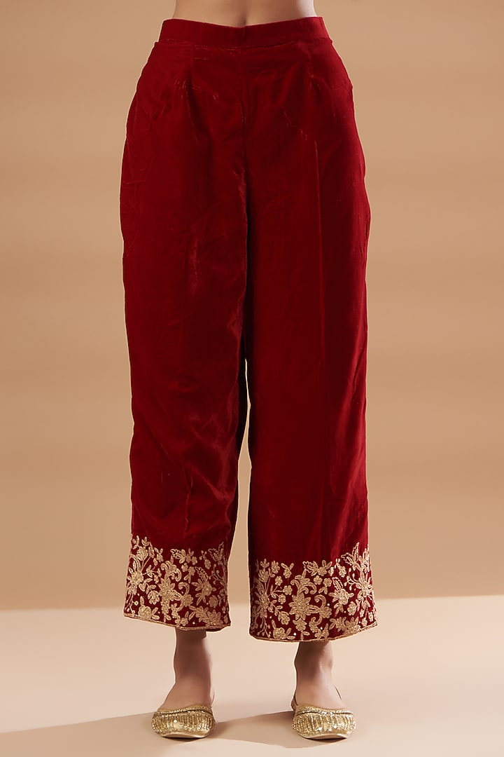 Green Velvet Embroidered Kurta Set by Rahul Singh at Pernia's Pop Up Shop