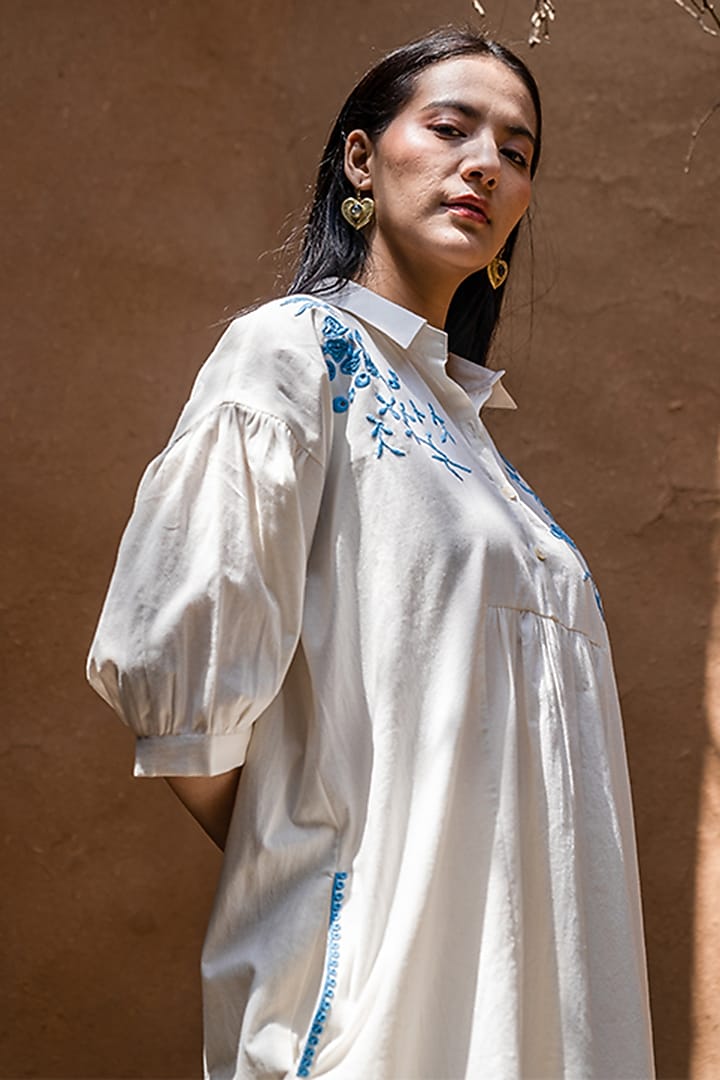 Off-White Textured Cotton Hand Embroidered Co-Ord Set by Raiman at Pernia's Pop Up Shop