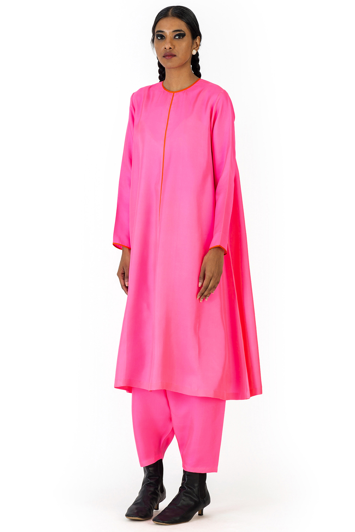 Pink Silk Twill Kurta Set by Raw Mango at Pernia's Pop Up Shop