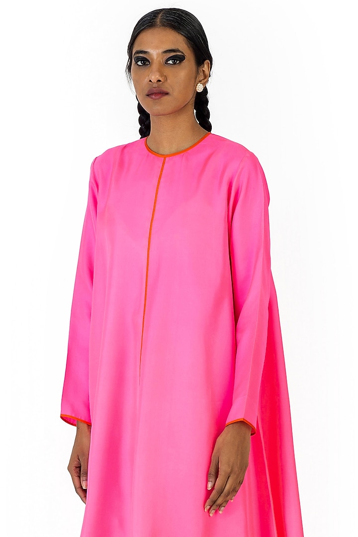 Pink Silk Twill Kurta Set by Raw Mango at Pernia's Pop Up Shop
