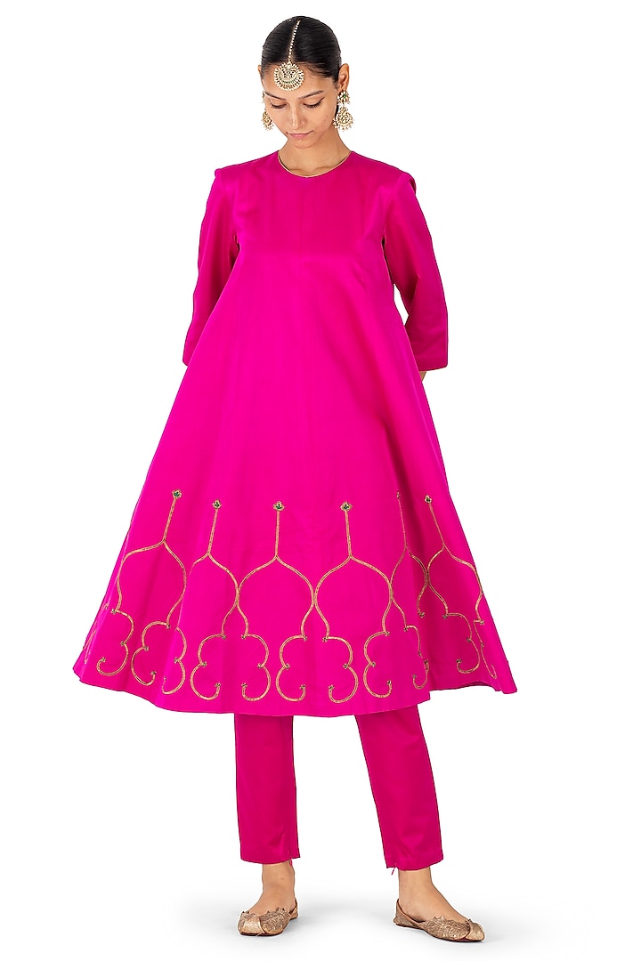 Rani Pink Satin Silk Hand Embroidered Kurta Set by Raw Mango at Pernia's Pop Up Shop