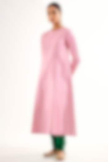 Pink Varanasi Silk Brocade Kurta Set by Raw Mango at Pernia's Pop Up Shop