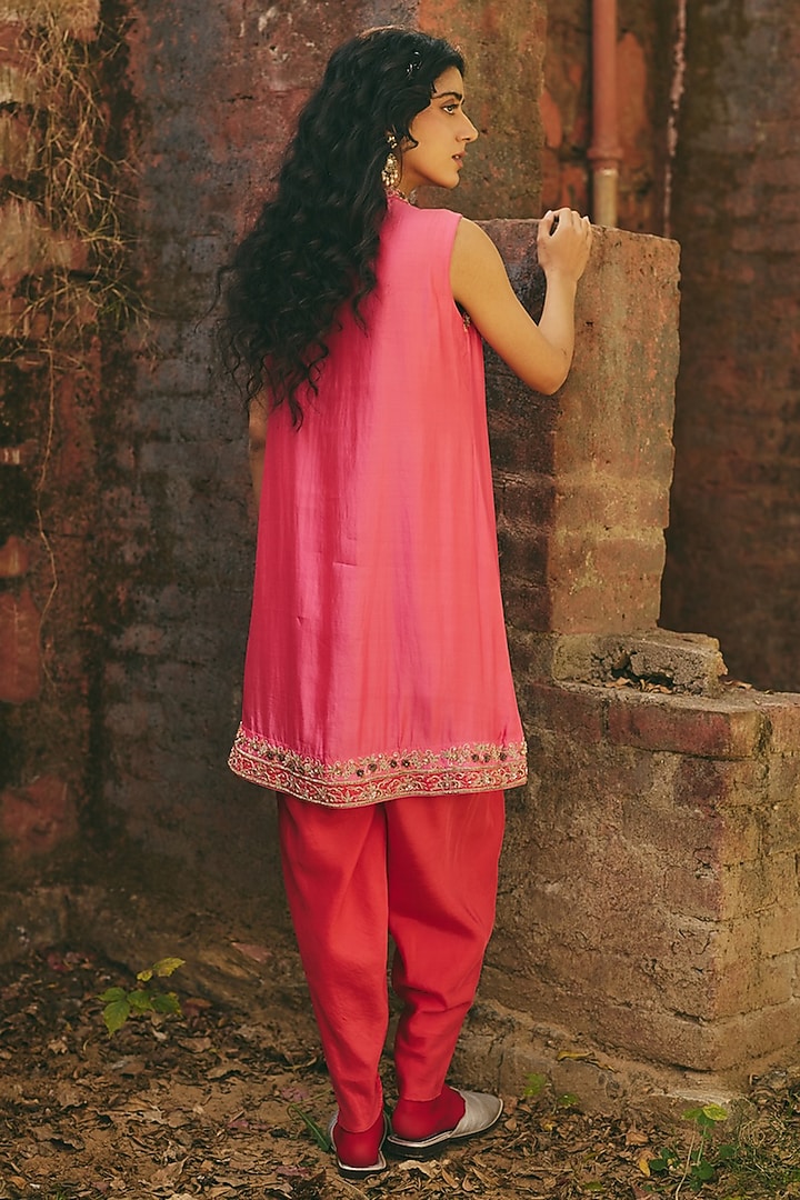 Rose Pink Silk Hand Embroidered Kurta Set by RASHIKA MITTAL at Pernia's Pop Up Shop