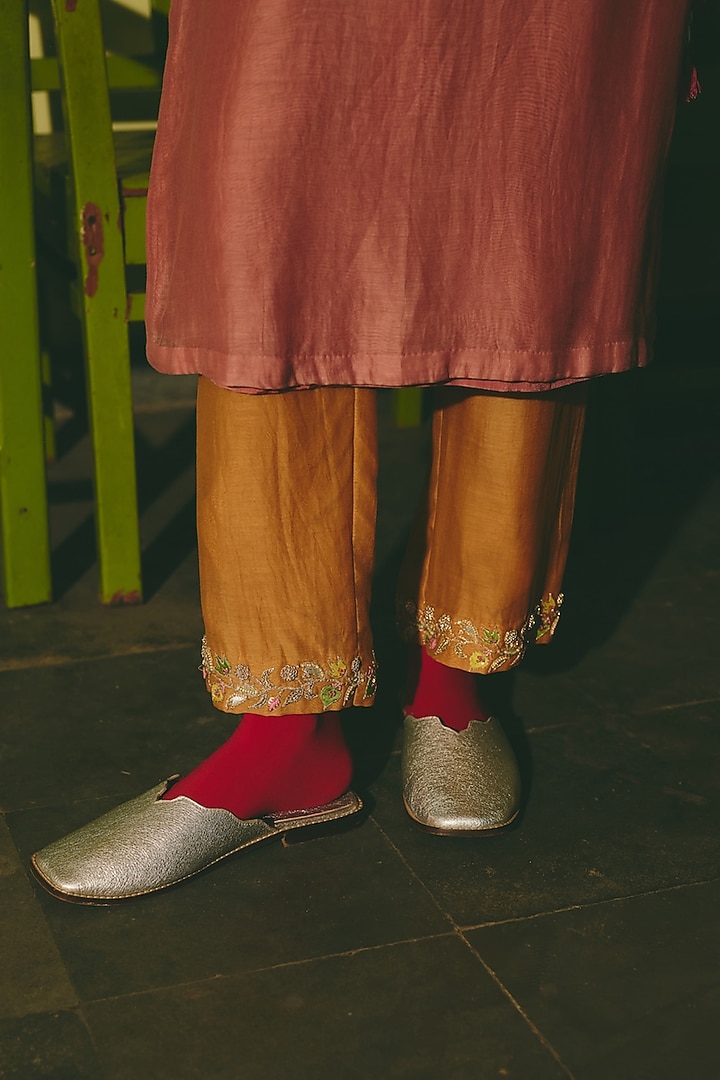 Earthy Terracotta Chanderi Applique Work Kurta Set by RASHIKA MITTAL at Pernia's Pop Up Shop