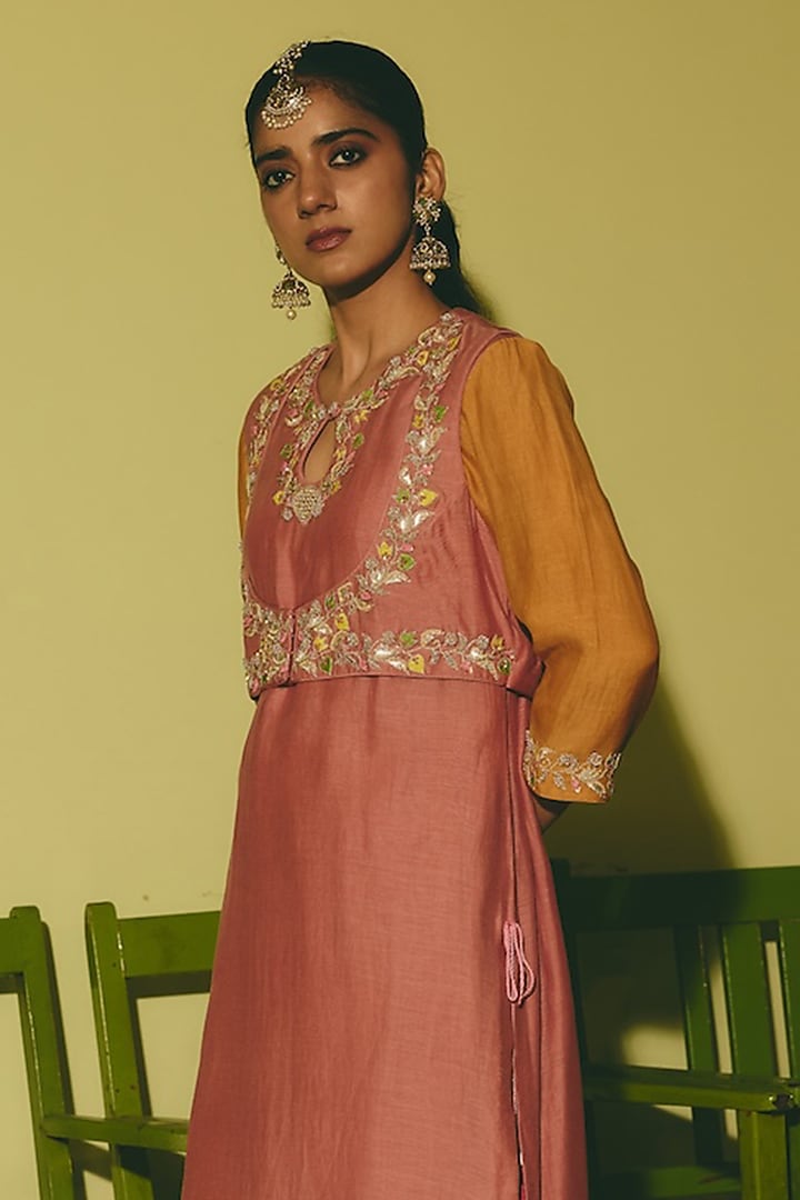 Earthy Terracotta Chanderi Applique Work Kurta Set by RASHIKA MITTAL at Pernia's Pop Up Shop