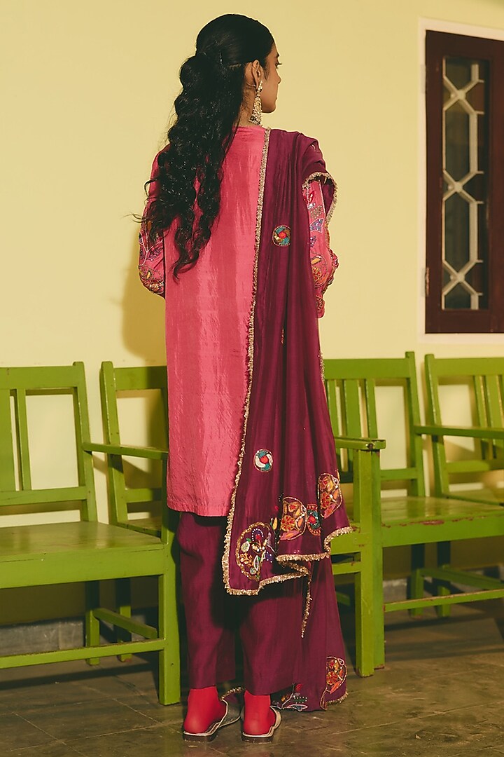 Rose Pink Silk Resham Embroidered Kurta Set by RASHIKA MITTAL at Pernia's Pop Up Shop