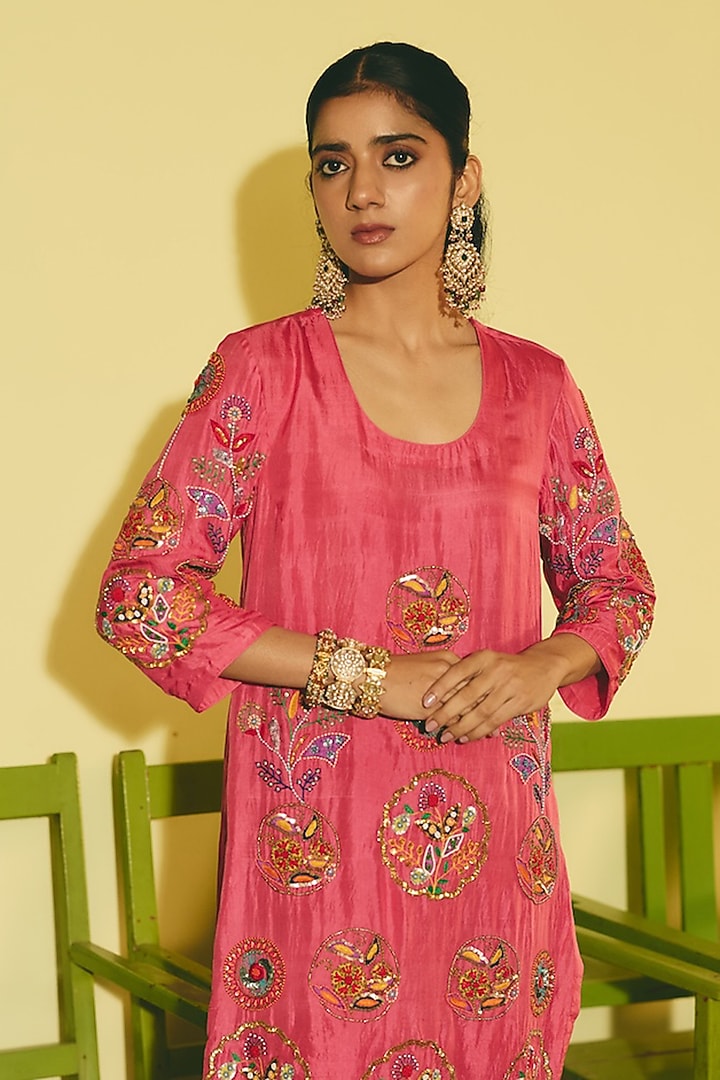 Rose Pink Silk Resham Embroidered Kurta Set by RASHIKA MITTAL at Pernia's Pop Up Shop