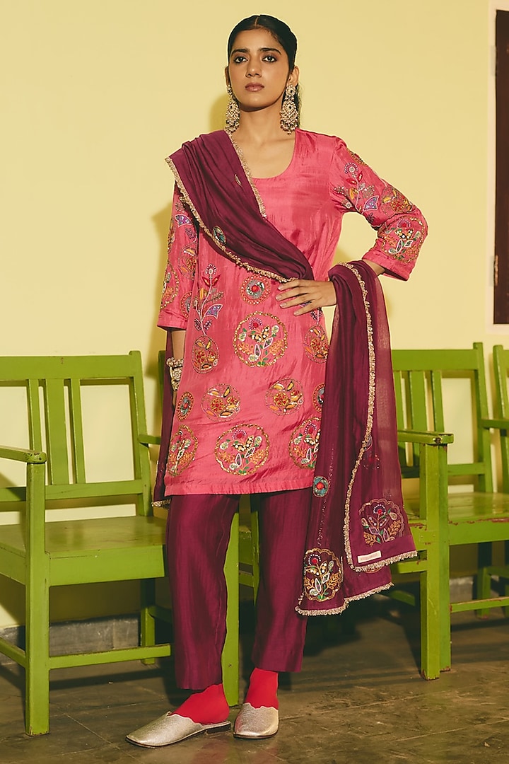 Purple Chanderi Resham Embroidered Dupatta by RASHIKA MITTAL at Pernia's Pop Up Shop