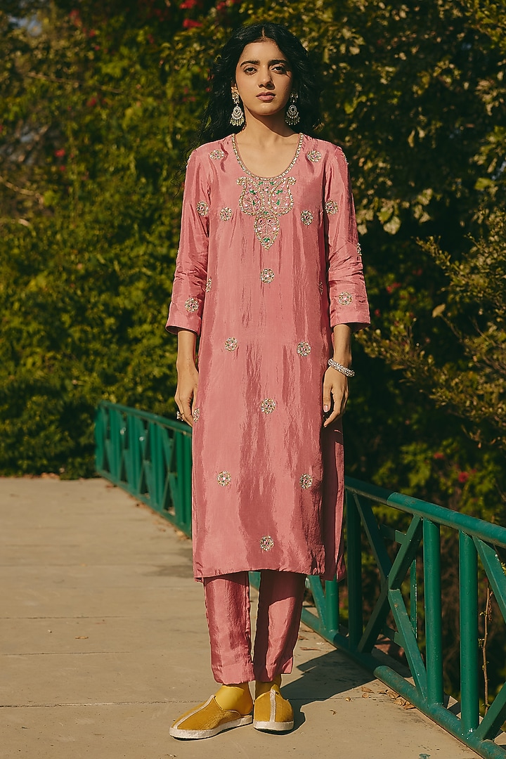 Rose Pink Silk Hand Embroidered Kurta Set by RASHIKA MITTAL at Pernia's Pop Up Shop