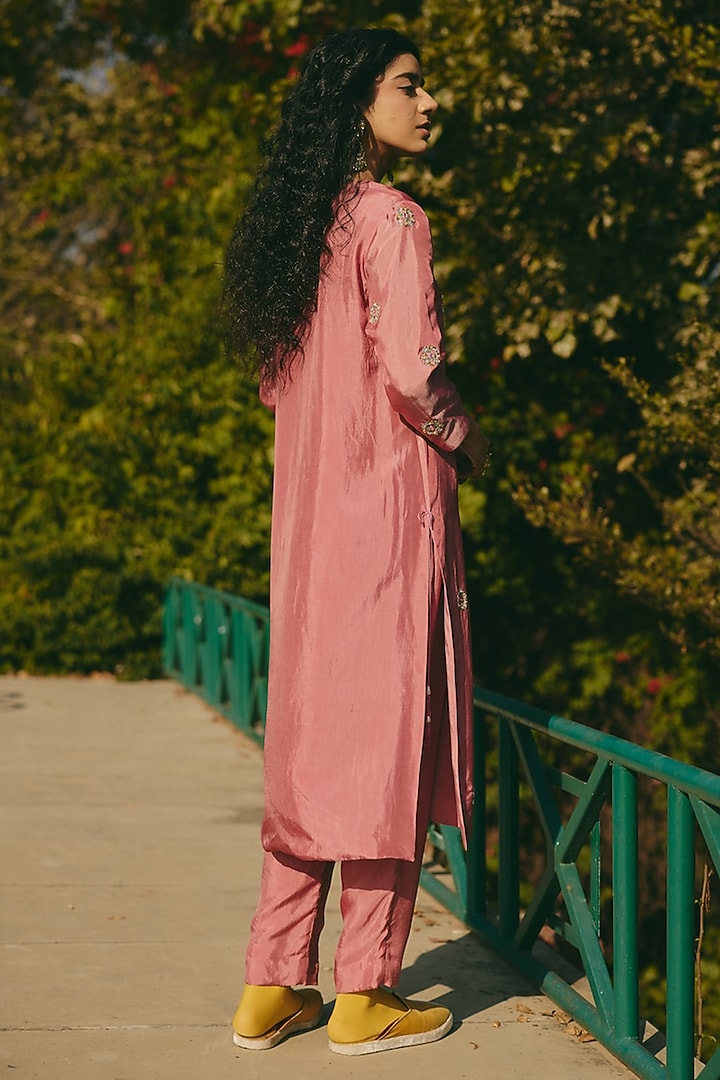 Rose Pink Silk Hand Embroidered Kurta Set by RASHIKA MITTAL at Pernia's Pop Up Shop
