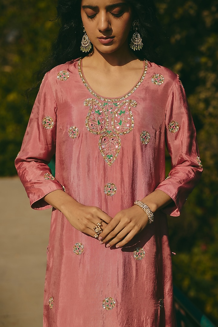 Rose Pink Silk Hand Embroidered Kurta Set by RASHIKA MITTAL at Pernia's Pop Up Shop